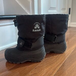 Kamik kids snow boots size 10